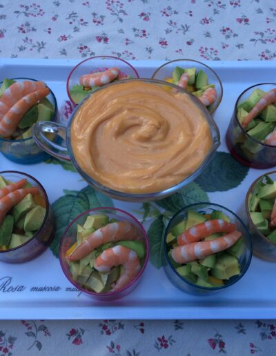 Verrines avocat crevettes et sauce cocktail - Cuisinière façon traiteur à Amboise, proche de Tours (37) - La cuisine de la Bertinière - Marie Gallois